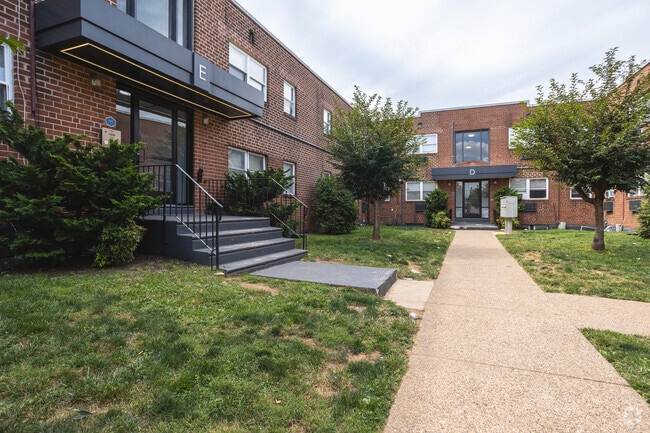 Longshore Apartments