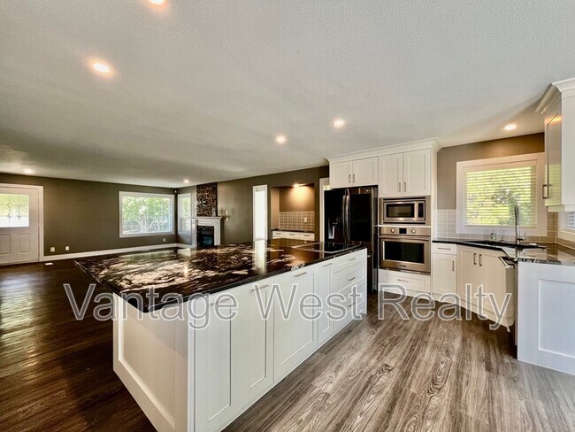 1139 Caledonia Way