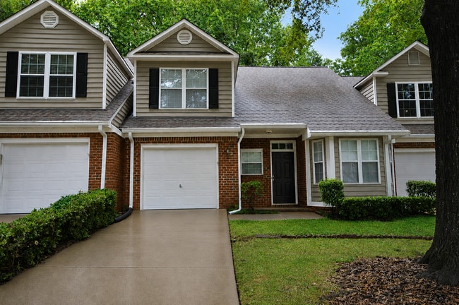 Building Photo - 3319 Philmont Dr