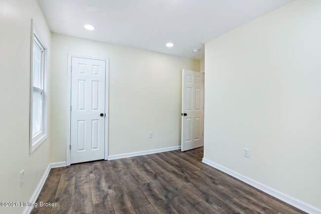 Photo - 2642 Rowan St