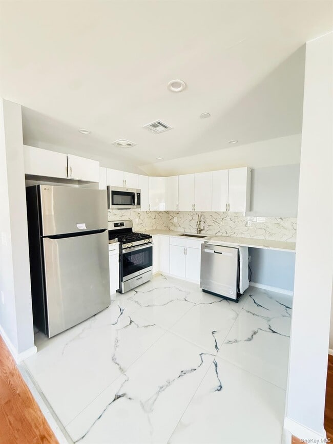 Photo - 139-20 Lakewood Ave Unit 2F