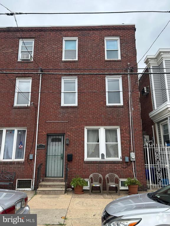 Building Photo - 3030 Edgemont St Rental