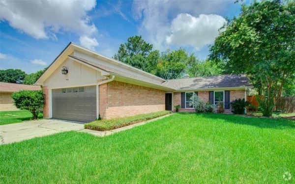Building Photo - 9426 Charter Ridge Dr Rental