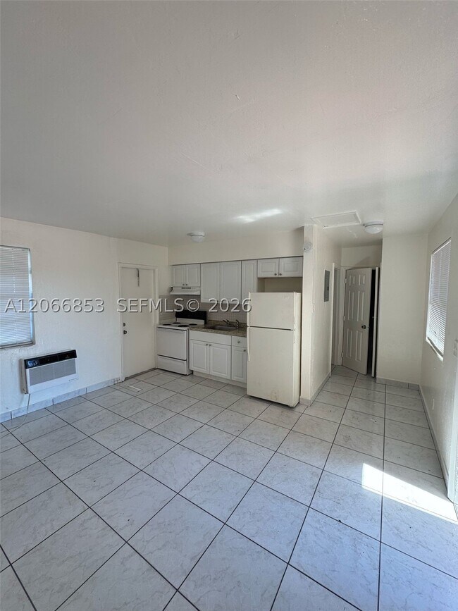 Photo - 2451 NW 13th St Unit 5