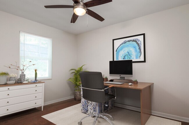 Photo - 351 Hillcrest