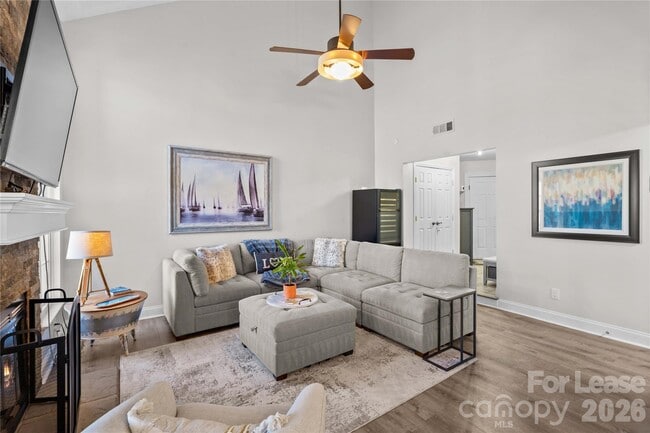 Photo - 19843 Henderson Rd Unit L