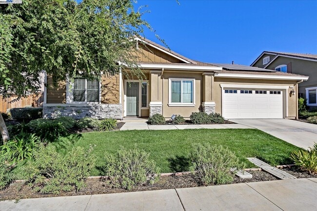 Photo - 1610 Chestnut Ct House