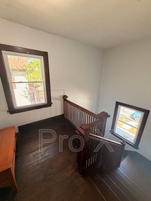204 N Sergeant Ave