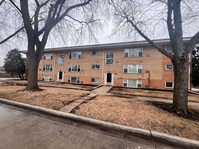 Building Photo - 335 N Yale Ave Unit F