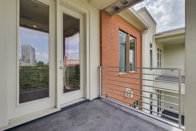 Photo - 5429C Hidalgo St Unit B