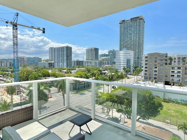 Photo - 321 NE 26th St Unidad 706