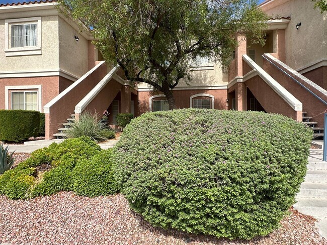 Building Photo - Silver Pines Rental