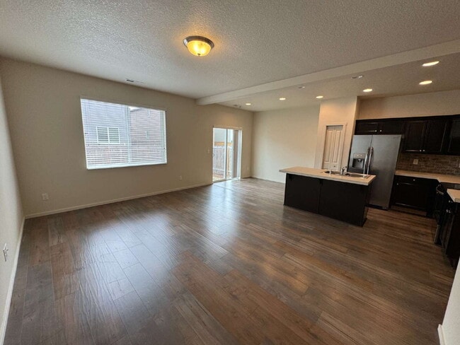 Photo - Beautiful Home in the Sunrise Ridge Develo...