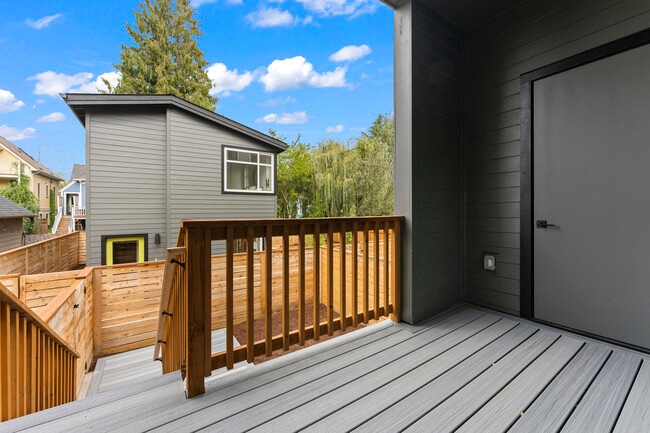 Photo - 591 NE Tillamook St