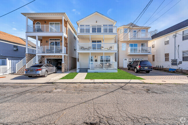Building Photo - 28 Bay Ave Rental