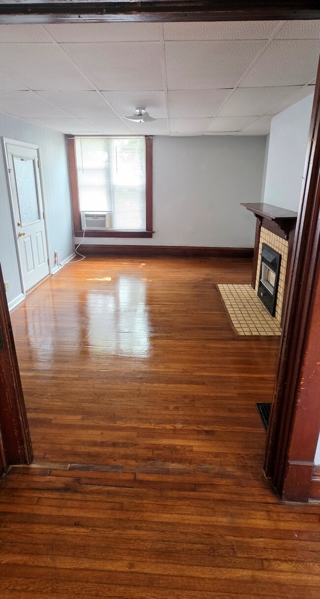 Living Room - 2588 East Ave Unit 2588