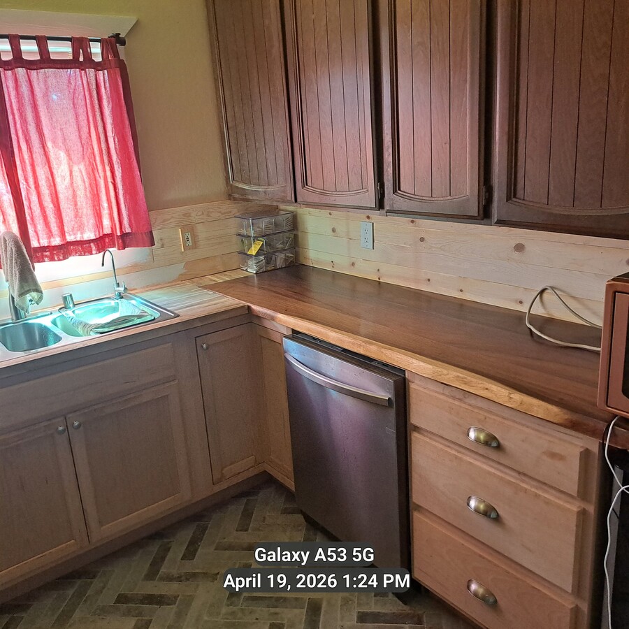 Photo - 230 Drake St