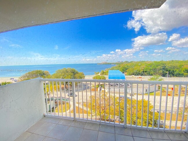 Photo - 150 SE 25th Rd Condo Unit 8i