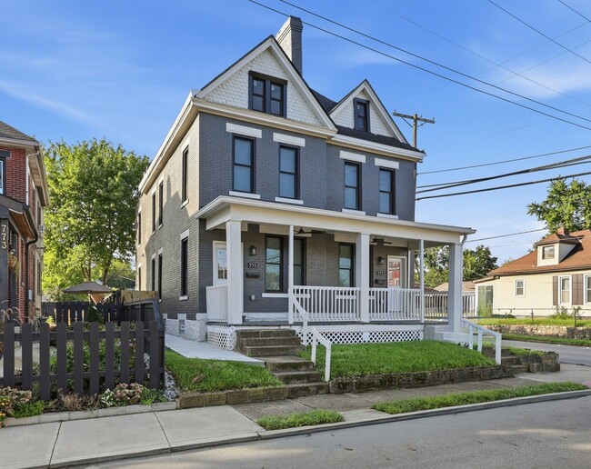 Building Photo - 775-777-777 Bellows Ave Unit 777