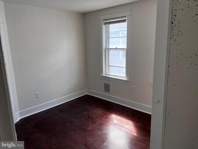 Photo - 529 Bridgeboro St