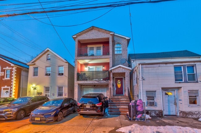 Building Photo - 34 Pamrapo Ave Unit 2