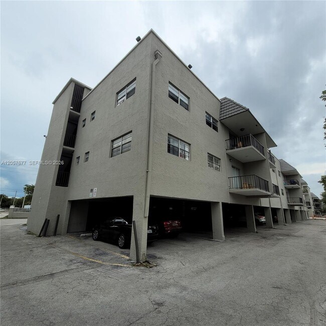Photo - 5100 SW 41st St Unit 319