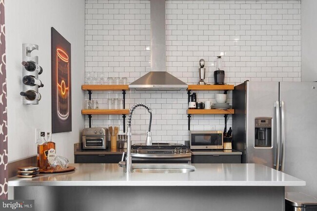 Photo - 1617 Hope St Unit 2D