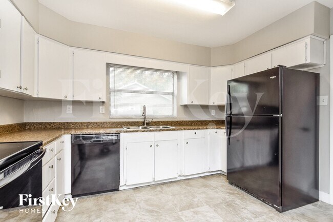 Photo - 719 W Ohio Ave