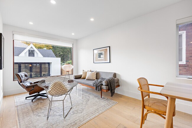 Photo - 55 Mimico Ave