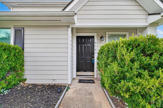 Photo - 6343 Settlers Square Ln