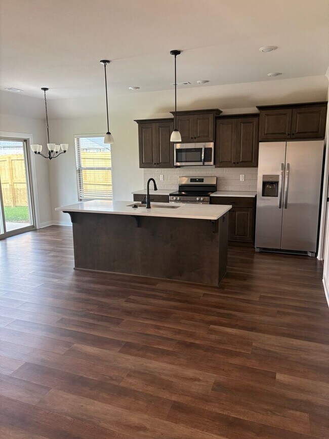 Photo - BEAUTIFUL HOME IN GREAT LOCATION!