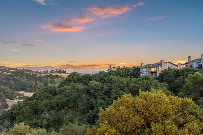 Photo - Spacious 4-Story Townhouse with Panoramic ...