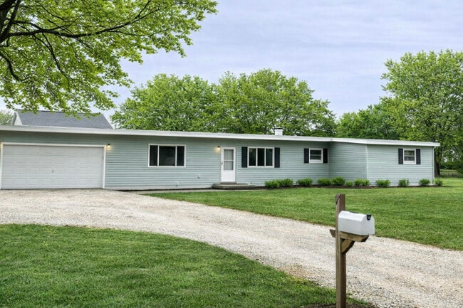 Building Photo - 725 S Spencer Rd