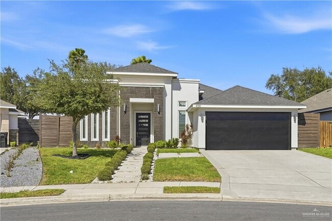 Building Photo - 12 Wisteria Ave