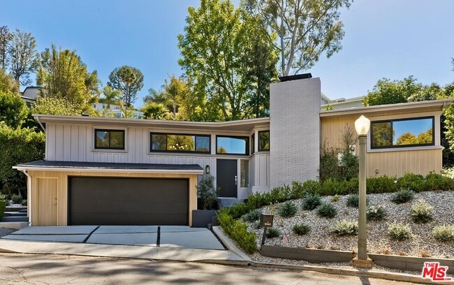 Photo - 3141 Lake Hollywood Dr Casa
