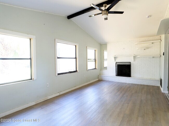 Photo - 317 Pineda St