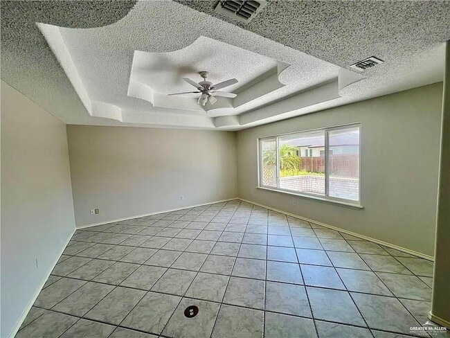 1006 Lake View Dr