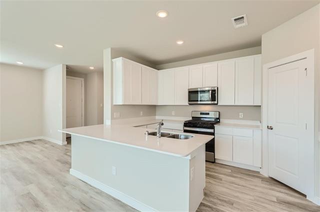 Photo - 1325 Creekbank Dr