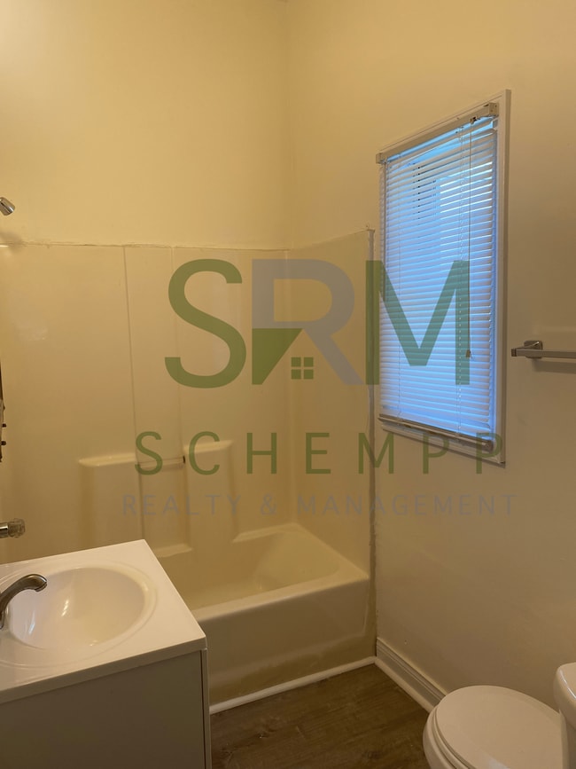 Photo - 2912 Greenwood Ave