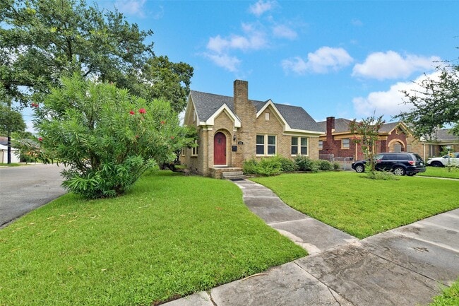 Photo - 4701 Avenue N 1/2 Rear