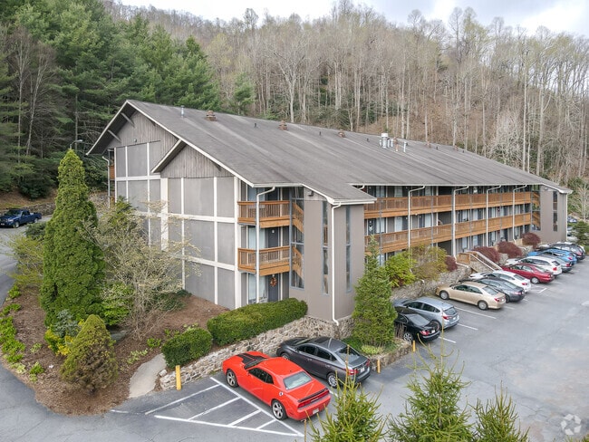 Studio West Apartments