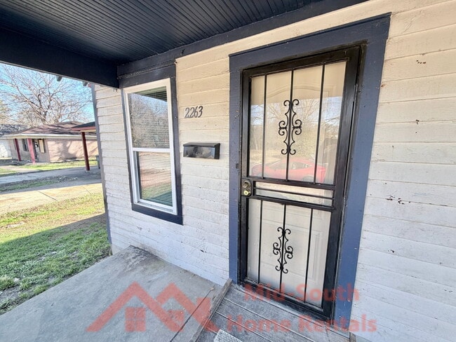 Photo - 2263 Hunter Ave
