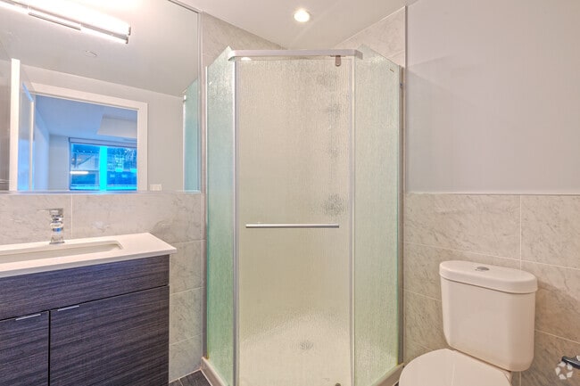 2BR, 2BA - 908SF - Ensuite Bathroom
