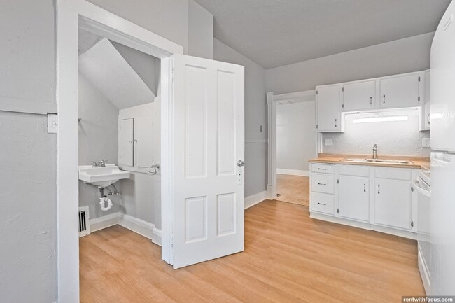 Photo - 79/81 East 13th St. Unidad 81