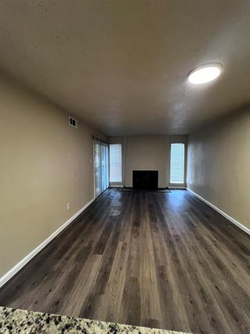 Photo - 6050 Melody Ln Unidad 124