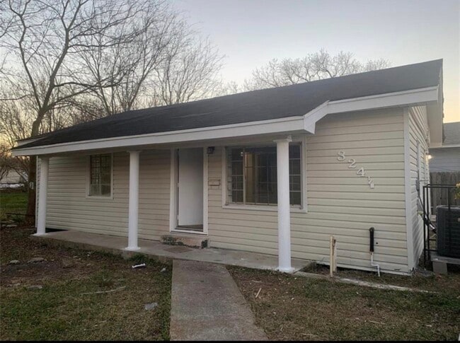 Building Photo - 324 Delaware St