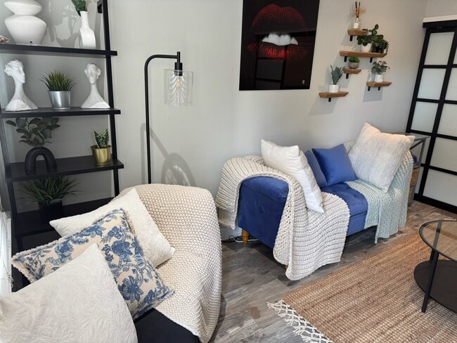 Photo - 5915 Lexington Ave Unit 0