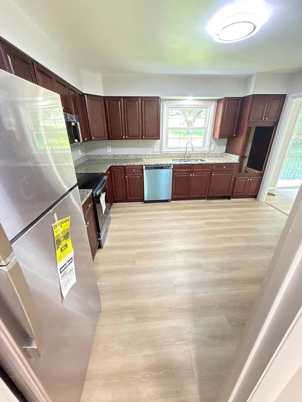 Photo - 1260 Kenmore Dr