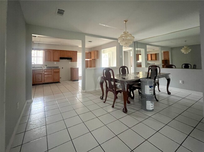 Photo - 13522 Hollypark Dr