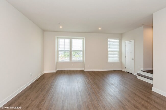 Photo - 4806 Spruce Rd